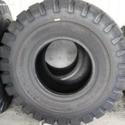 průřezu pneumatiky řezání
