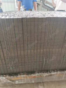 Refractory insulation bricks